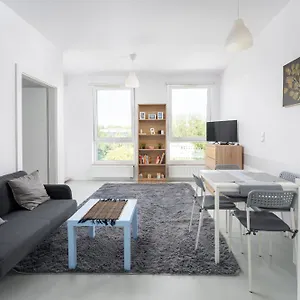 https://kolska-bright-apartment.warsawhotelspoland.com